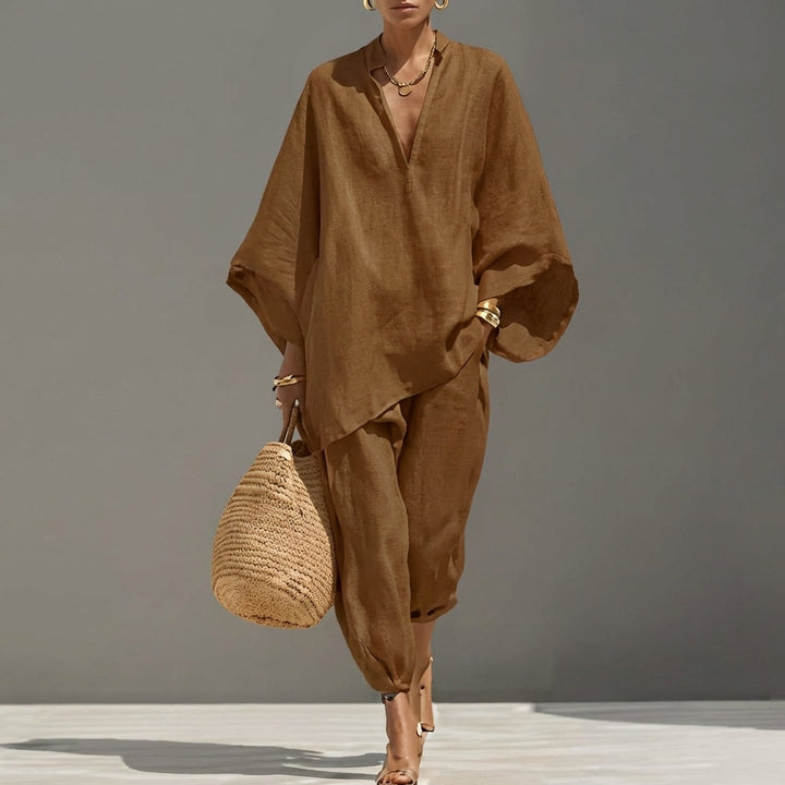 Marina | Women’s Casual Two-Piece Outfit with a V-neck